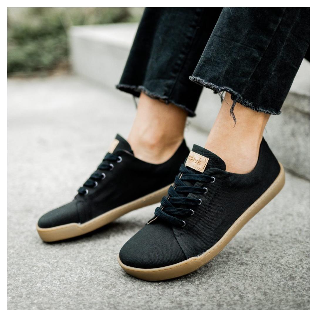 Crave Woodstock black